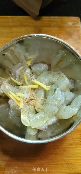 青瓜炒虾仁的做法步调：5