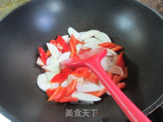 乌木耳白椒炒茭利剑的做法步调：6