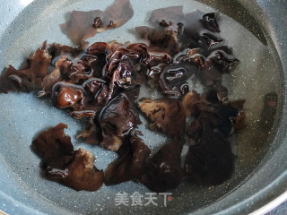 小炒纯蔬虾仁的做法步调：3