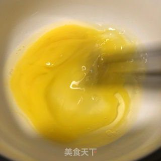 川贝喷鼻油煎鸡蛋的做法步调：2