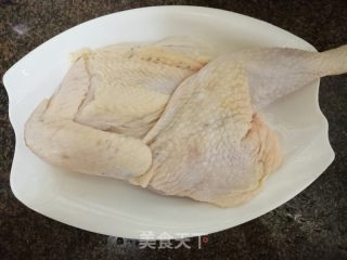 坚皮酱油鸡的做法步调：1
