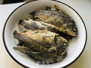 豆豉鲫鱼的做法步调：1