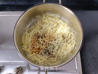 酸辣土豆丝的做法步调：9