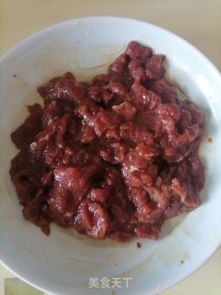西芹炒牛肉的做法步调：4