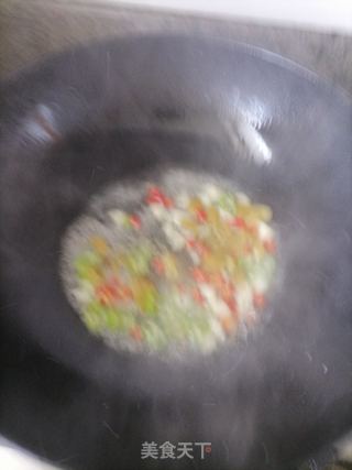 酸辣利剑菜的做法步调：4