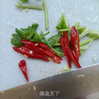 子姜拌烤肠的做法步调：4