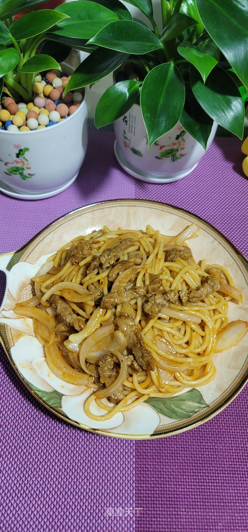 雪花牛肉炒意里的做法