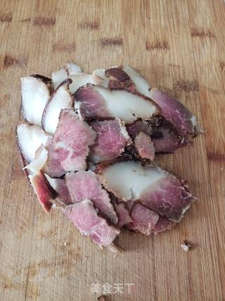 豇豆腊肉卤里的做法步调：2