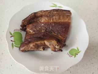 豇豆腊肉卤里的做法步调：1