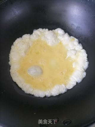 洋葱炒蛋的做法步调：3