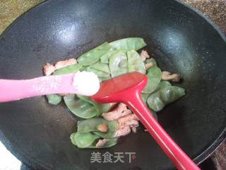 鸡胸肉炒藊豆的做法步调：10