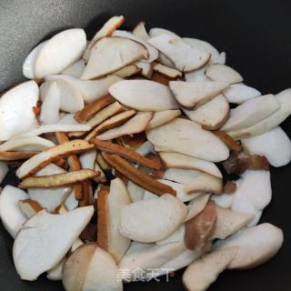 喷鼻干烧杏鲍菇的做法步调：6