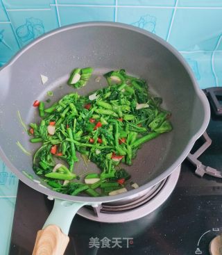 青炒北瓜苗的做法步调：8