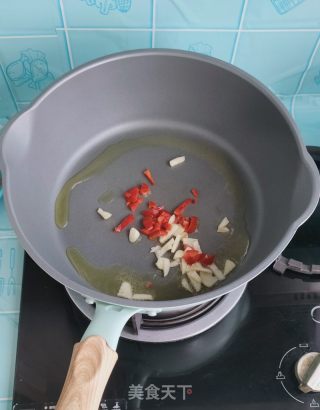 青炒北瓜苗的做法步调：5