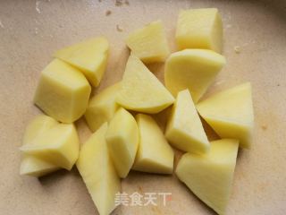 白烧肉炖土豆豆腐串的做法步调：5