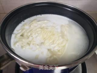 韭苔鸡蛋捞里的做法步调：6