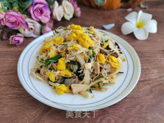 洋葱鸡蛋喷鼻菇炒里的做法步调：13