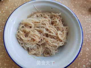洋葱鸡蛋喷鼻菇炒里的做法步调：3