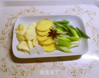 酱焖泥鳅的做法步调：2