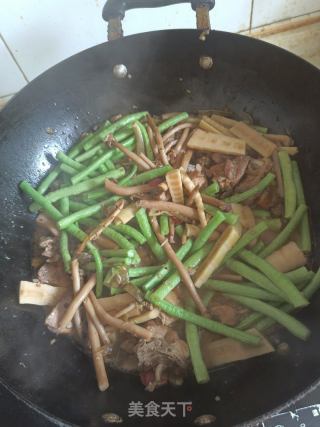 笋子豇豆烧鸡的做法步调：10