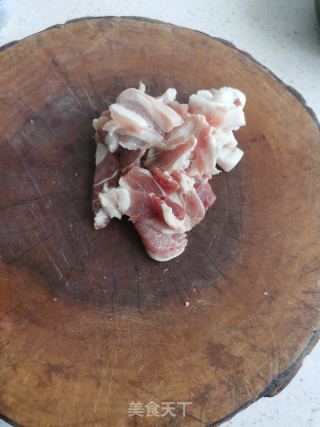 辣椒玉木耳炒肉的做法步调：2