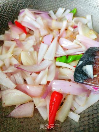 洋葱炒牛肉的做法步调：7