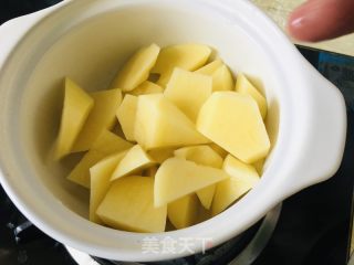 沙锅土豆炖牛肉的做法步调：2