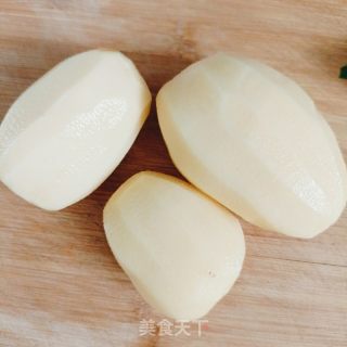 醋溜土豆丝的做法步调：1