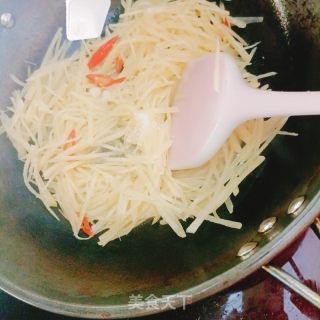 醋溜土豆丝的做法步调：6