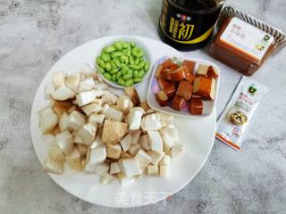 夏季开胃下饭家常菜，酱喷鼻杏鲍菇豆干的做法步调：2
