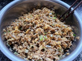 槐花鸡蛋包的做法步调：7