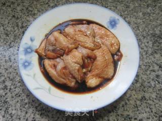 鸡翅中包鹌鹑蛋的做法步调：5