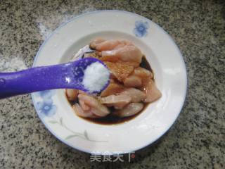 鸡胸肉炒海带的做法步调：4