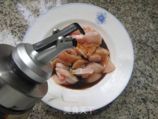 鸡胸肉炒海带的做法步调：3