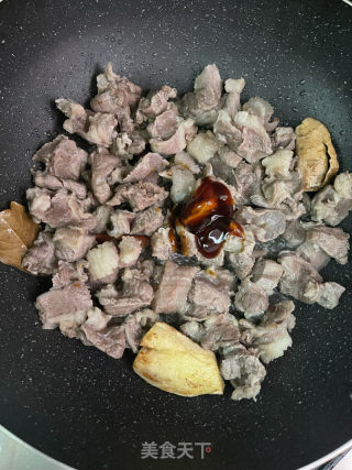 番茄牛腩里的做法步调：7