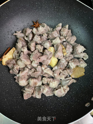 番茄牛腩里的做法步调：6