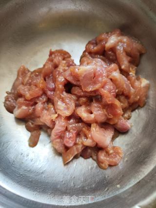 肉片炒菜花的做法步调：1
