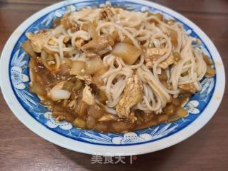 茄子洋葱鸡蛋捞里的做法步调：6
