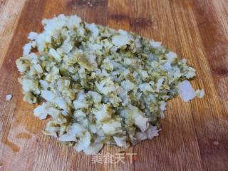酸菜鸡蛋煎饼的做法步调：2