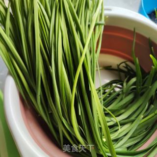 韭菜盒子的做法步调：1