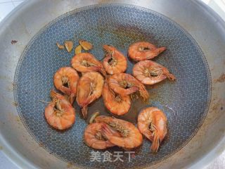 油焖年夜虾的做法步调：7