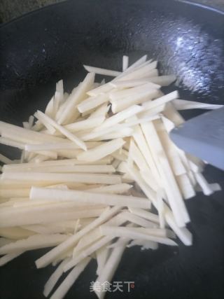 凉薯炒肉的做法步调：4