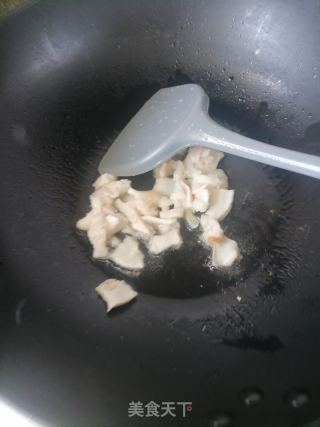 西芹洋葱炒肉丝的做法步调：3