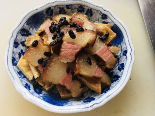 腊肉蒸豆腐干的做法步调：4