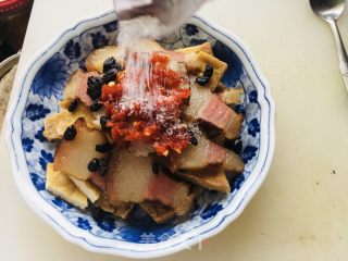 腊肉蒸豆腐干的做法步调：6