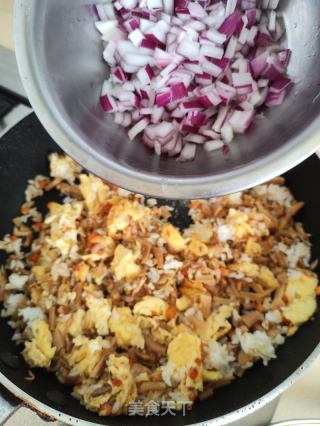 黄花菜蛋炒饭的做法步调：9