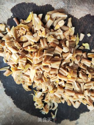 黄花菜蛋炒饭的做法步调：4