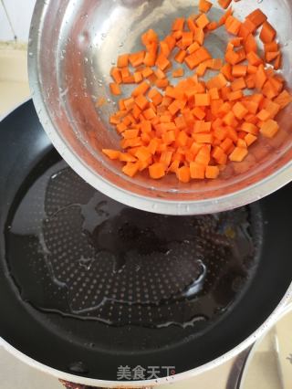 黄花菜蛋炒饭的做法步调：5