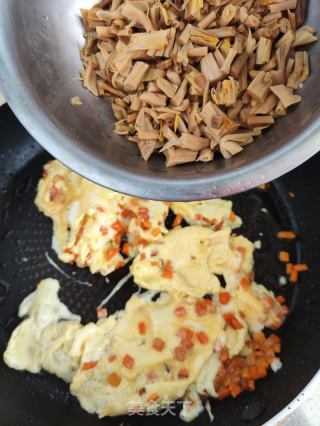 黄花菜蛋炒饭的做法步调：7