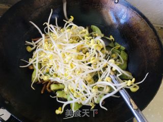 鸡肉焖里的做法步调：9